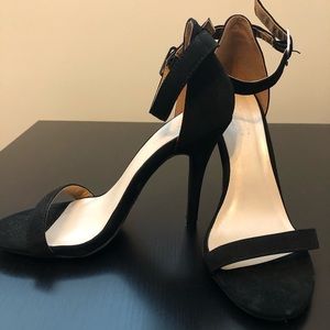 Women heels Size 6
